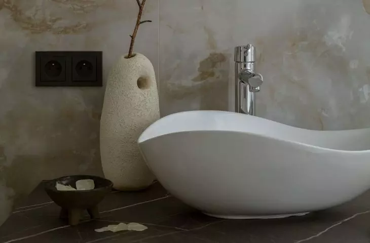 Sinks have organic shapes