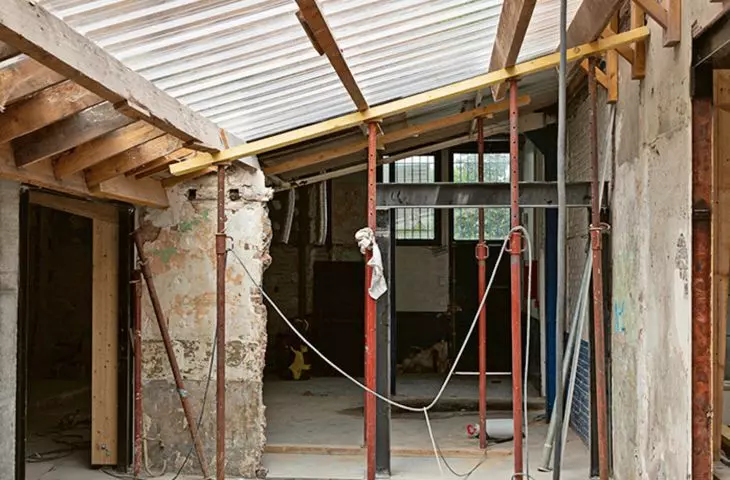 La Balise, projekt renowacji starych hal przemysłowych znajdujących się na L’Île Saint Denis;  realizowany przez Bellastock w imieniu stowarzyszenia Halage oraz wspólnie z Bellevilles