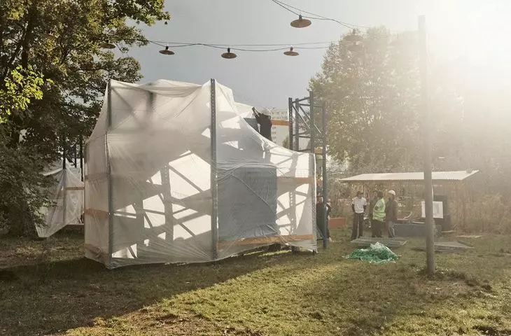 The Bellastock festival was held this year at L'Éclair, managed by the Soukmachines collective, a place that is located in the city but also adjacent to the forest