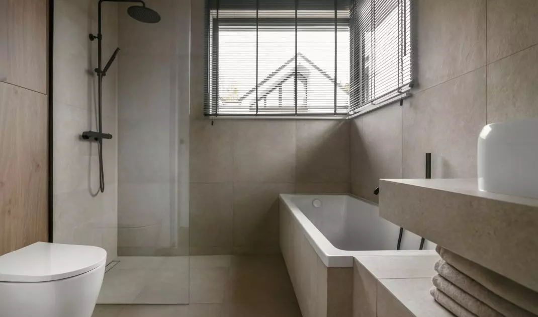The interior is kept in neutral colors