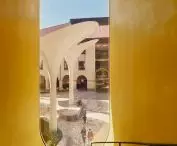 Rewitalizacji przestrzeni zewnętrznej przy Blanton Museum of Art na Uniwersytecie Teksańskim w Austin