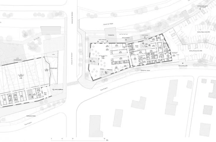 Licea Louise Michel i Louis Aragon w Gisors  — plan parteru