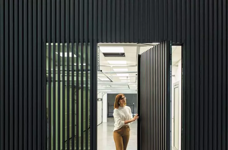 PIRUE pivot doors are a novelty in the WIŚNIOWSKI offer