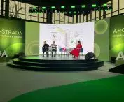 Kacper Zak, Patryk Tatara, honorable mention winners, during the presentation of their project