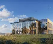 aby nie zasłonić drewnianej konstrukcji, architekci nie zastosowali żadnych zewnętrznych elementów zacieniających