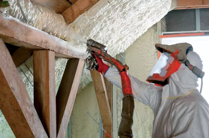 A new generation insulating system. We insulate up to the roof