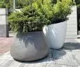 Rundad concrete pots