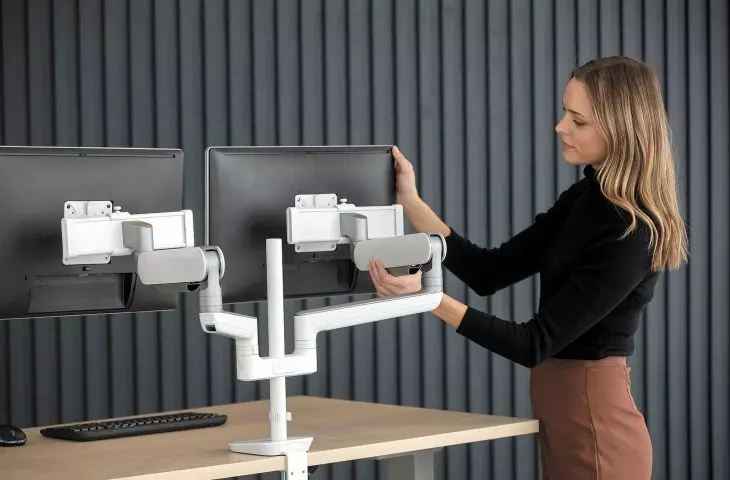 Double arm for Rising™ monitor