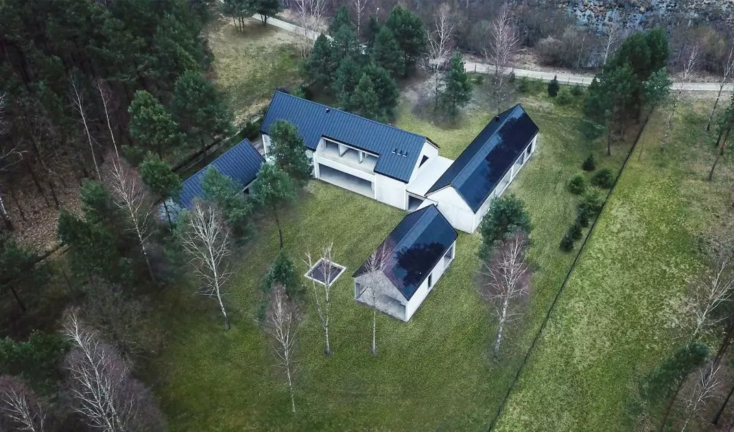The house is equipped with a smart home system, heat pump and recuperation, among other features