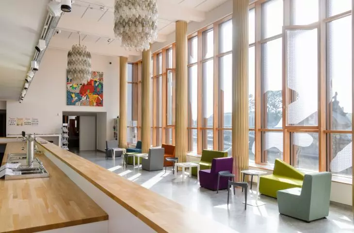 Rozbudowa centrum kulturalnego w Namur — widok wnętrza budynku 