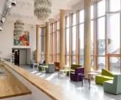 Rozbudowa centrum kulturalnego w Namur — widok wnętrza budynku 