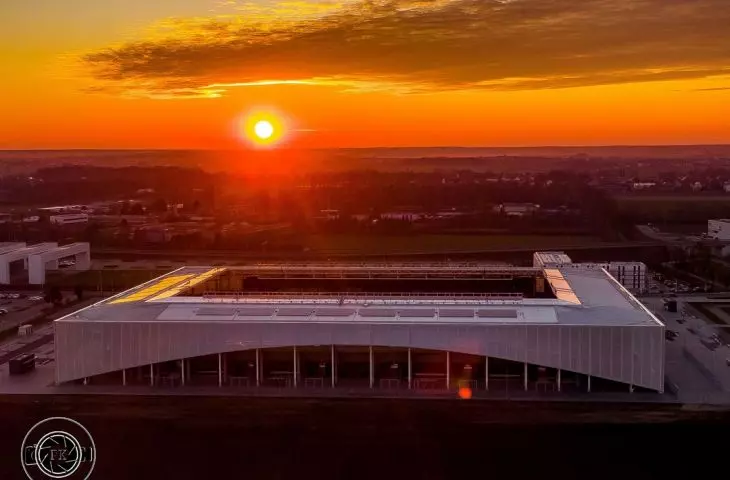 Zachód słońca nad stadionem