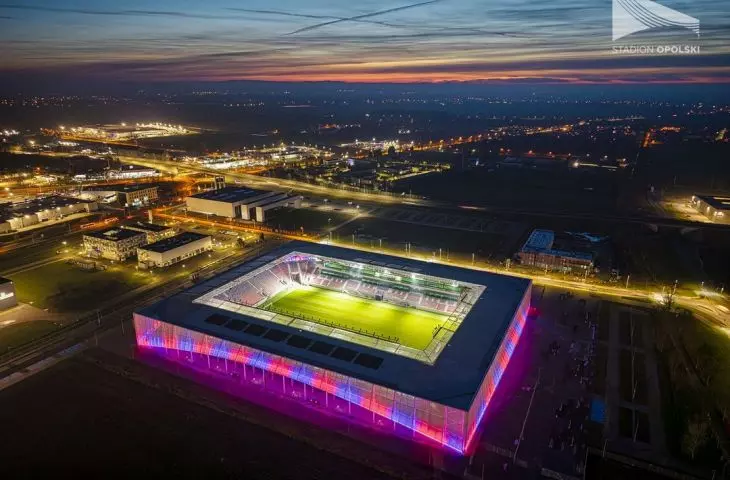 Stadion z widokiem na miasto