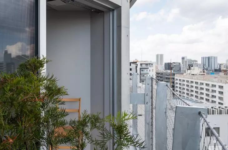 TOPAZ Shinokachimachi apartment complex in Tokyo - view of the city skyline  