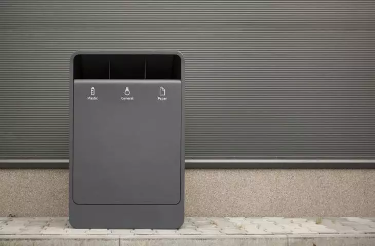 Multimedialny kosz miejski