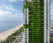 Hotel usytuowany wzdłuż wybrzeża Da Nang we Wietnamie 