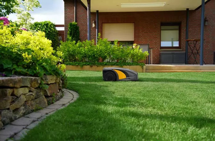 The right equipment in action is the foundation of a well-kept garden