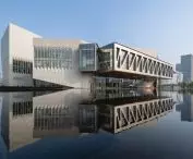 Juilliard School in Tianjin - the body of the building consists of four pavilions with a geometric form, which were connected by five bridges