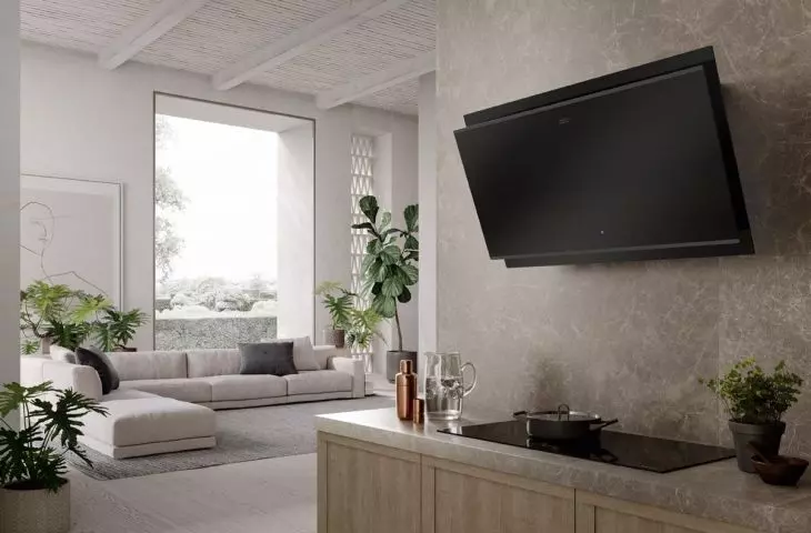 Okapy przyścienne cieszą się dużą popularnością m.in. ze względu na wysoką efektywność pochłaniania oparów i szeroką gamę stylistyczną