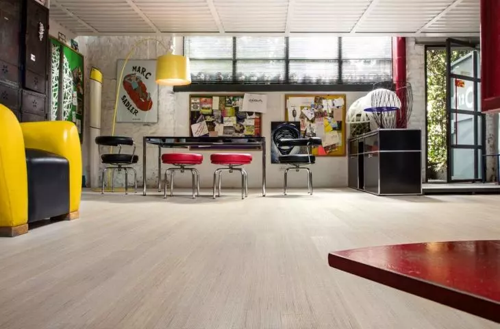 Interiors with monolithic birch flooring 