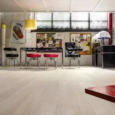 Interiors with monolithic birch flooring 