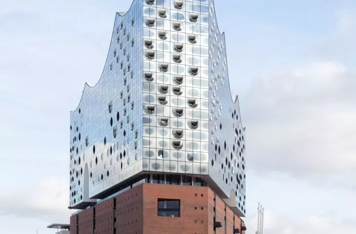 Elbphilharmonie w Hamburgu, Niemcy  — widok na bryłę