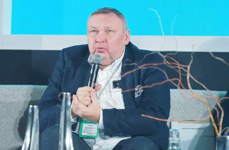Jerzy Grochulski w trakcie debaty Sustainable Construction Talks by Saint-Gobain