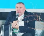 Jerzy Grochulski w trakcie debaty Sustainable Construction Talks by Saint-Gobain