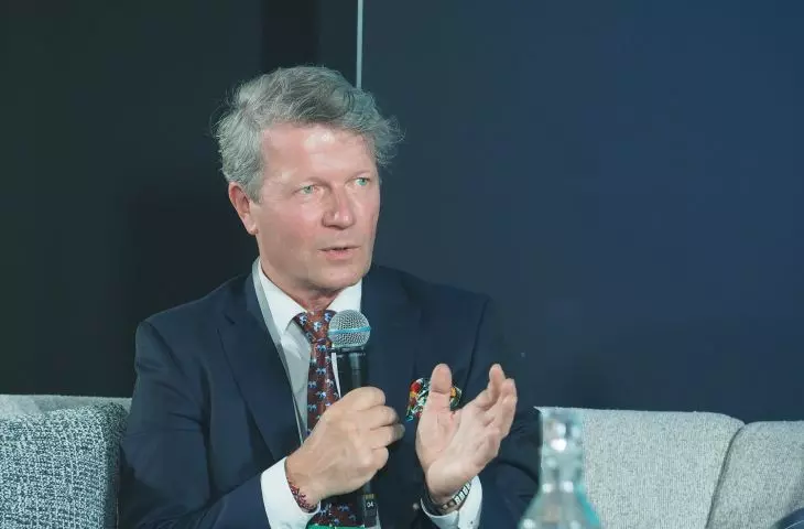 Klaudiusz Fross w trakcie debaty Sustainable Construction Talks by Saint-Gobain