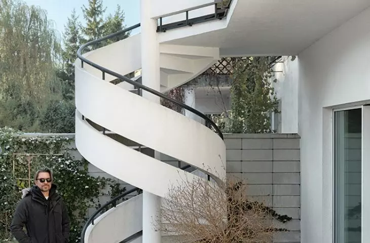 The house on Leopold Lis Kula Street in the Old Żoliborz district of Warsaw - a view of the modernist cage