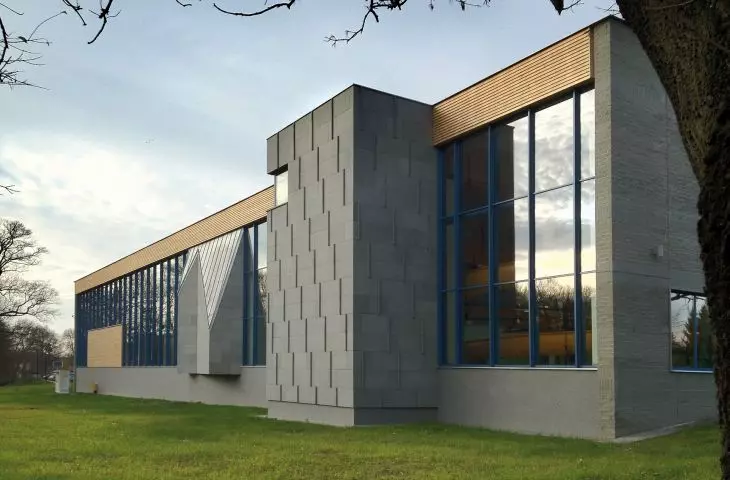 kryta pływalnia w Miechowie