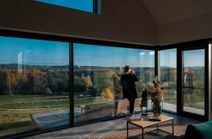 Corner glazing allows you to enjoy the view outside the window