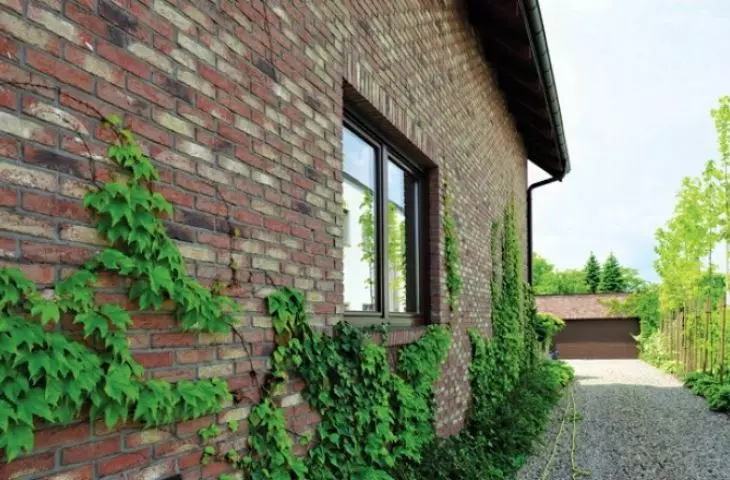 BAROK bricks and tiles