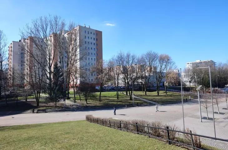 Widok na osiedle spod pomnika Żołnierza Polskiego