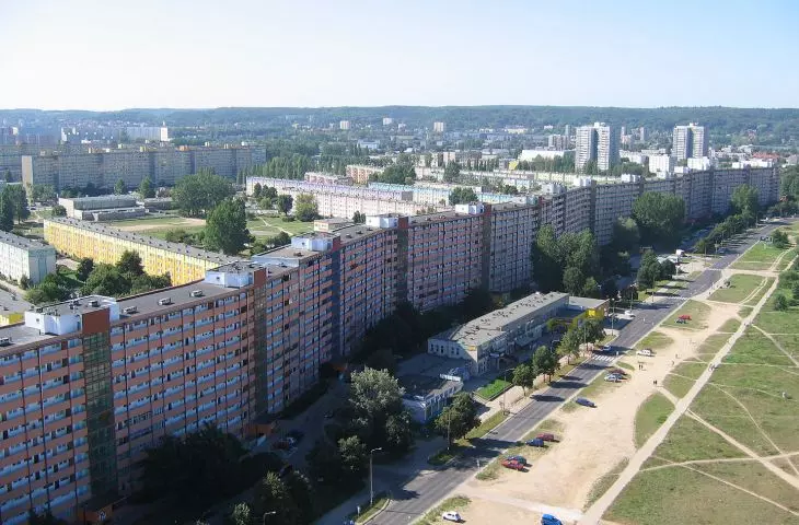 Falowiec on Obrońców Wybrzeża Street in Gdańsk, designed by Danuta Olędzka, Tadeusz Różański, Janusz Morek