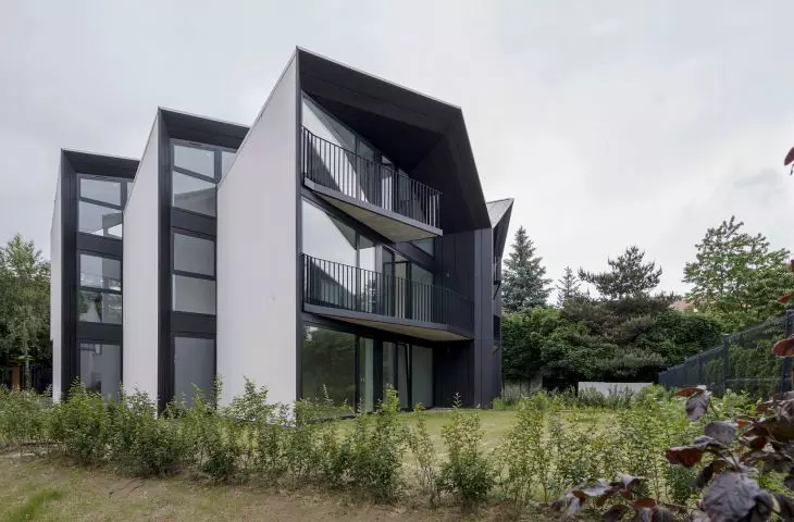 Houses with gills in Zielonki