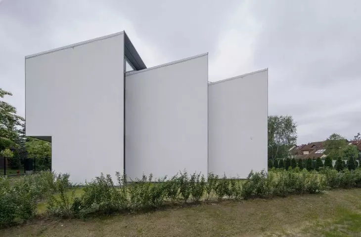 Houses with gills in Zielonki