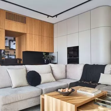 The apartment building designed by Roland Stańczyk was built in Warsaw's New Town.