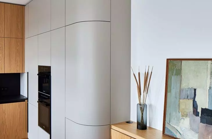 The styling of this apartment is different from other Roland Stanczyk projects 
