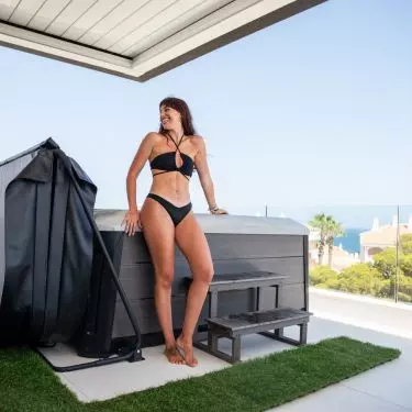 Choose from freestanding, inflatable, year-round or built-in hot tubs