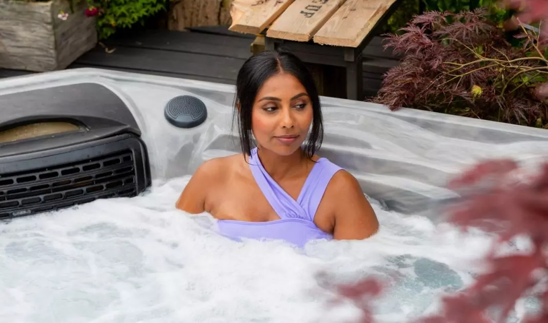 Regularne korzystanie z jacuzzi pomaga zmniejszyć napięcie mięśniowe