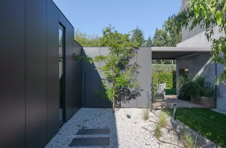 An intimate courtyard has been created in one of the side zones