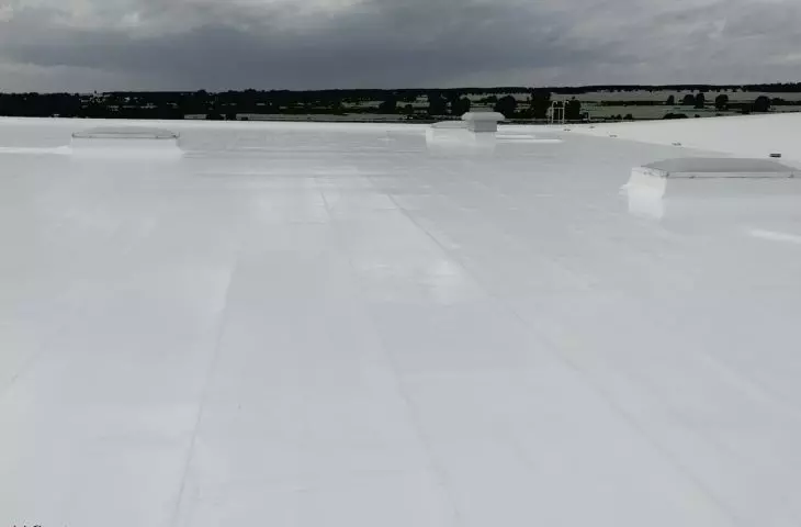Large-scale roof renovation and cool roof in one - advantages of Hyperdesmo system