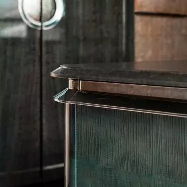Silver-plated furniture looks different depending on, among other things, the light