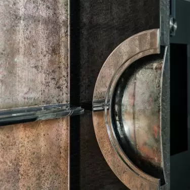 Decorating furniture with precious metal flakes has a long history