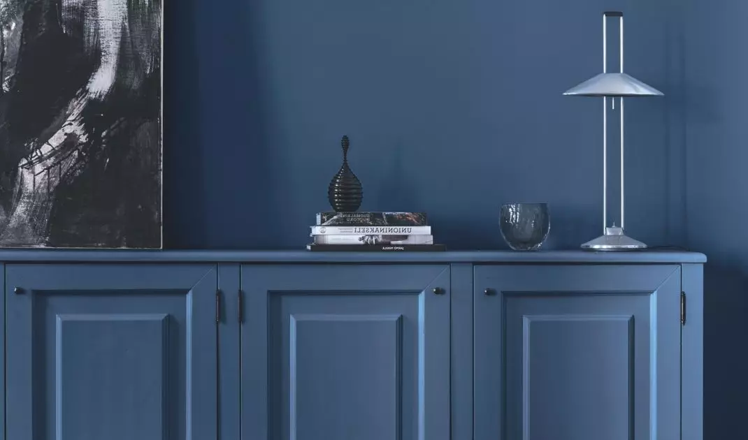 In its full version, the technique even includes accessories - pillows, lamps or carpets in the same tones