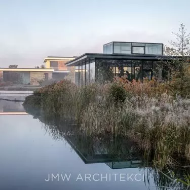 Lakefront Residence uses modern technologies to support the building's eco-friendly use