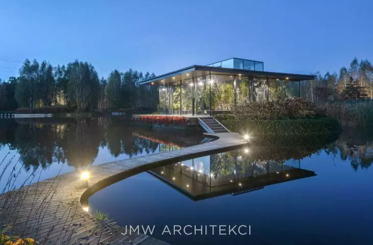 Lakefront Residence