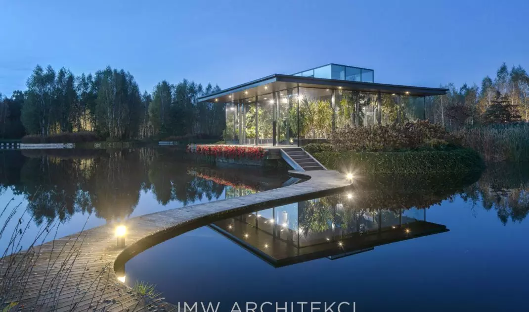 Lakefront Residence