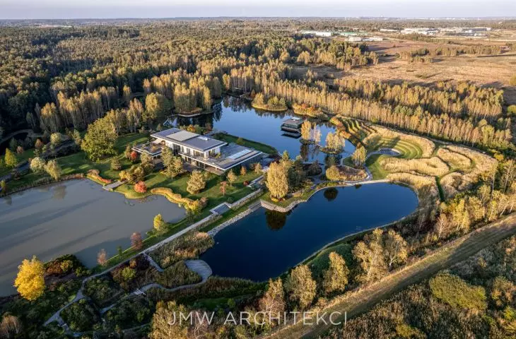 Lakefront Residence